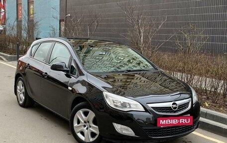 Opel Astra J, 2010 год, 749 000 рублей, 3 фотография