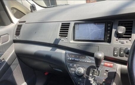 Toyota ISis I, 2013 год, 1 170 000 рублей, 7 фотография