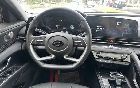 Hyundai Elantra, 2024 год, 1 100 000 рублей, 14 фотография