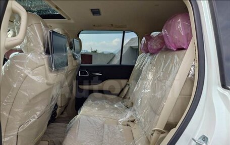 Toyota Land Cruiser, 2024 год, 13 000 000 рублей, 6 фотография