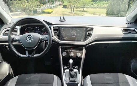 Volkswagen T-Roc I, 2022 год, 1 520 010 рублей, 13 фотография