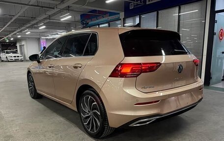 Volkswagen Golf VIII, 2022 год, 1 600 010 рублей, 3 фотография