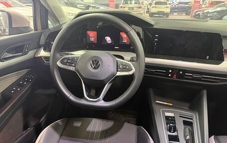 Volkswagen Golf VIII, 2022 год, 1 600 010 рублей, 13 фотография