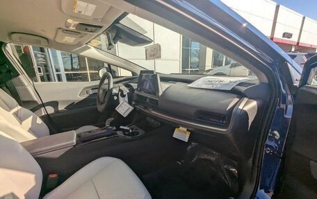 Toyota Prius IV XW50, 2025 год, 4 503 000 рублей, 11 фотография