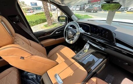 Cadillac Escalade V, 2024 год, 15 300 000 рублей, 10 фотография