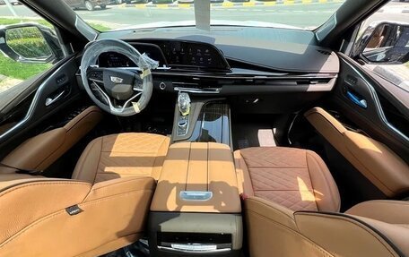 Cadillac Escalade V, 2024 год, 15 300 000 рублей, 13 фотография