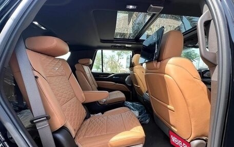 Cadillac Escalade V, 2024 год, 15 300 000 рублей, 12 фотография