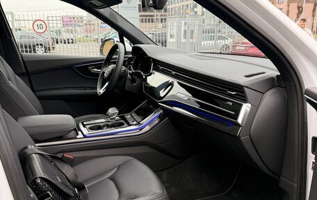 Audi Q7, 2024 год, 17 фотография