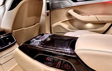 Audi A8, 2015 год, 3 300 000 рублей, 8 фотография