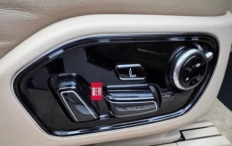 Audi A8, 2015 год, 3 300 000 рублей, 22 фотография