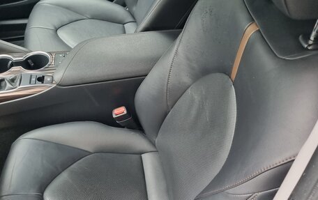 Toyota Camry, 2019 год, 2 850 000 рублей, 24 фотография