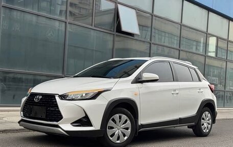 Toyota Yaris XP150 рестайлинг, 2022 год, 960 000 рублей, 1 фотография