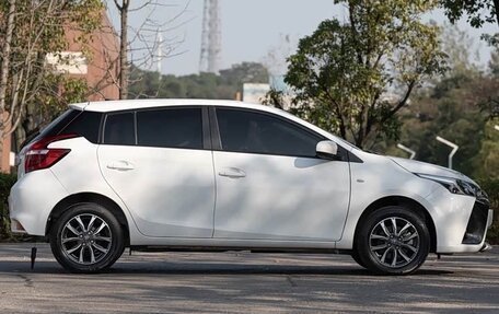 Toyota Yaris XP150 рестайлинг, 2022 год, 1 220 000 рублей, 7 фотография