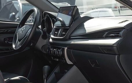 Toyota Yaris XP150 рестайлинг, 2022 год, 1 220 000 рублей, 9 фотография