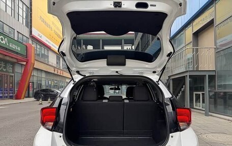 Toyota Yaris XP150 рестайлинг, 2022 год, 960 000 рублей, 9 фотография