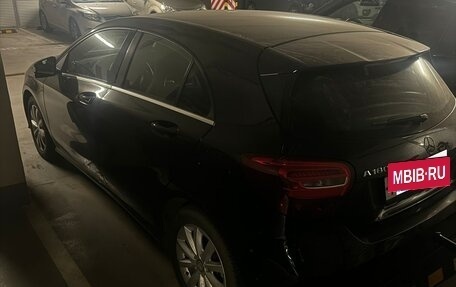 Mercedes-Benz A-Класс, 2015 год, 1 750 000 рублей, 2 фотография