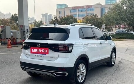 Volkswagen T-Cross I, 2022 год, 1 180 000 рублей, 6 фотография