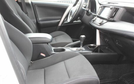 Toyota RAV4, 2018 год, 2 099 000 рублей, 12 фотография