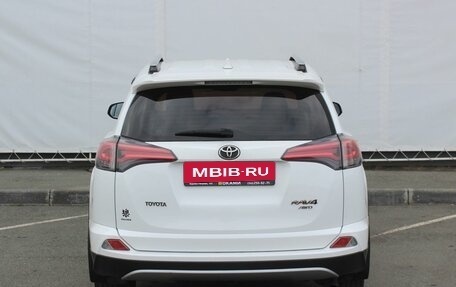 Toyota RAV4, 2018 год, 2 099 000 рублей, 6 фотография