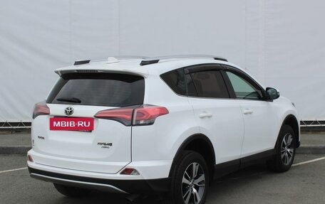 Toyota RAV4, 2018 год, 2 099 000 рублей, 5 фотография