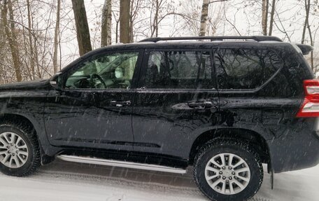 Toyota Land Cruiser Prado 150 рестайлинг 2, 2017 год, 3 490 000 рублей, 8 фотография