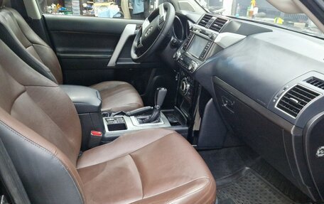 Toyota Land Cruiser Prado 150 рестайлинг 2, 2017 год, 3 490 000 рублей, 18 фотография