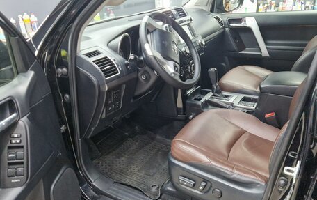 Toyota Land Cruiser Prado 150 рестайлинг 2, 2017 год, 3 490 000 рублей, 22 фотография