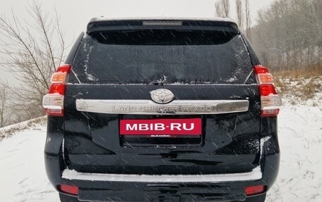 Toyota Land Cruiser Prado 150 рестайлинг 2, 2017 год, 3 490 000 рублей, 14 фотография