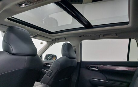 Toyota Highlander, 2025 год, 6 300 000 рублей, 20 фотография