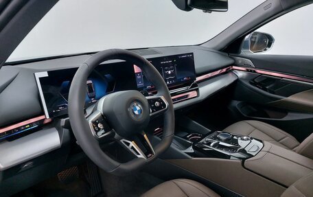 BMW 5 серия, 2025 год, 8 800 000 рублей, 12 фотография