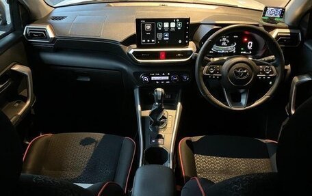 Toyota Raize I, 2022 год, 1 100 000 рублей, 9 фотография