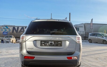 Mitsubishi Outlander III рестайлинг 3, 2013 год, 1 050 000 рублей, 6 фотография