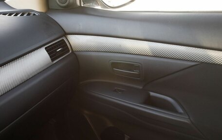 Mitsubishi Outlander III рестайлинг 3, 2013 год, 1 050 000 рублей, 15 фотография