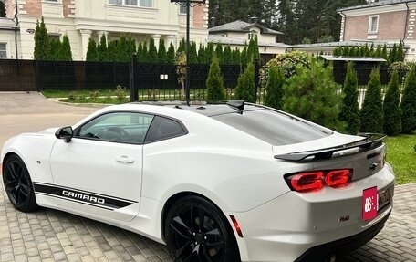 Chevrolet Camaro VI, 2022 год, 3 900 000 рублей, 9 фотография