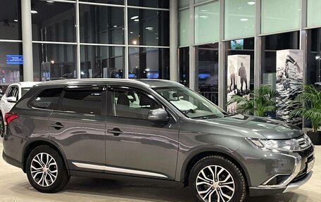 Mitsubishi Outlander III рестайлинг 3, 2017 год, 1 399 000 рублей, 2 фотография