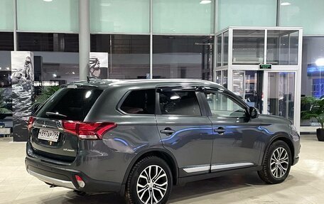 Mitsubishi Outlander III рестайлинг 3, 2017 год, 1 399 000 рублей, 3 фотография