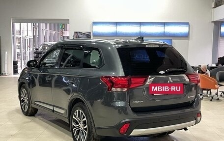 Mitsubishi Outlander III рестайлинг 3, 2017 год, 1 399 000 рублей, 5 фотография