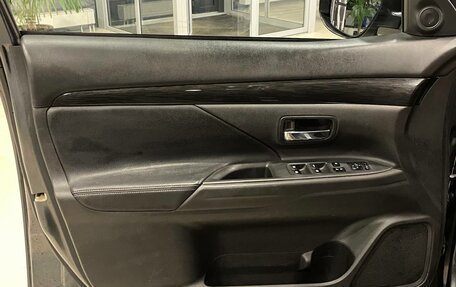 Mitsubishi Outlander III рестайлинг 3, 2017 год, 1 399 000 рублей, 7 фотография