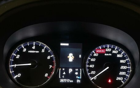 Mitsubishi Outlander III рестайлинг 3, 2017 год, 1 399 000 рублей, 9 фотография