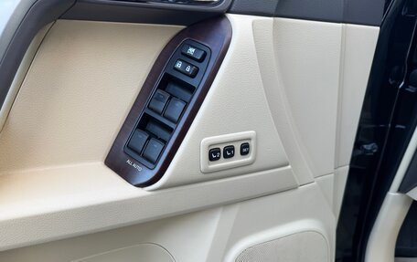 Toyota Land Cruiser Prado 150 рестайлинг 2, 2013 год, 3 780 000 рублей, 9 фотография