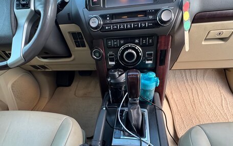 Toyota Land Cruiser Prado 150 рестайлинг 2, 2013 год, 3 780 000 рублей, 15 фотография