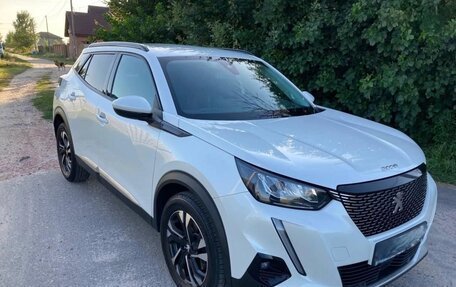 Peugeot 2008 II, 2022 год, 1 300 000 рублей, 3 фотография