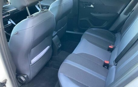 Peugeot 2008 II, 2022 год, 1 300 000 рублей, 10 фотография