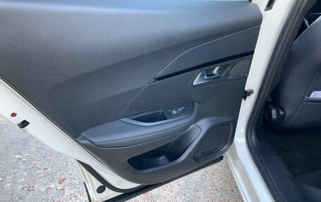 Peugeot 2008 II, 2022 год, 1 300 000 рублей, 11 фотография