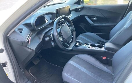 Peugeot 2008 II, 2022 год, 1 300 000 рублей, 15 фотография