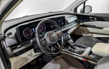 KIA Carnival, 2021 год, 3 700 000 рублей, 16 фотография