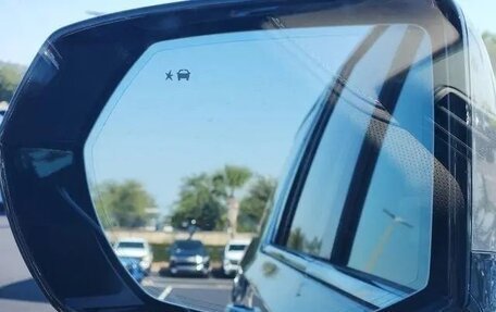 Chevrolet Suburban, 2025 год, 13 250 000 рублей, 9 фотография