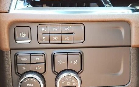 Chevrolet Suburban, 2025 год, 13 250 000 рублей, 26 фотография