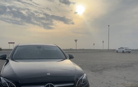 Mercedes-Benz E-Класс, 2017 год, 2 500 000 рублей, 1 фотография