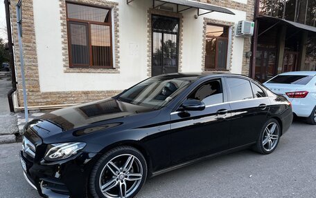 Mercedes-Benz E-Класс, 2017 год, 2 500 000 рублей, 2 фотография